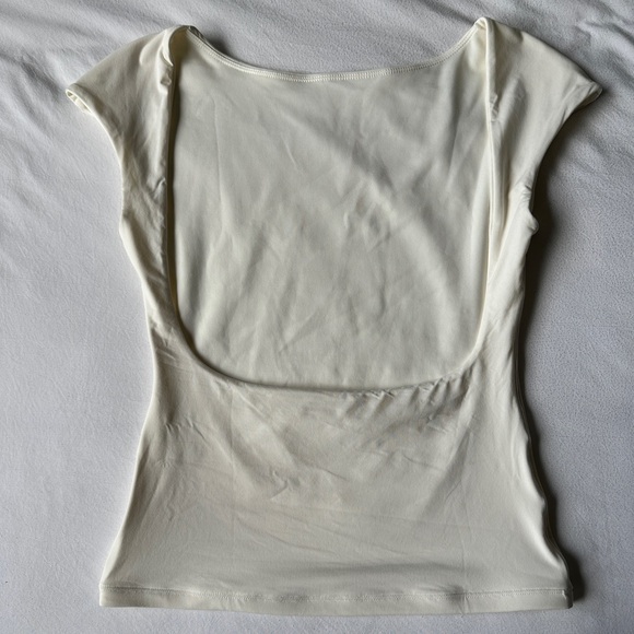 Backless Top - Picture 4 of 5